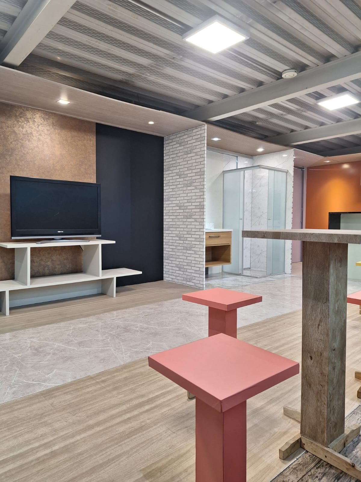 Ambiente decorado com películas e revestimentos Promix